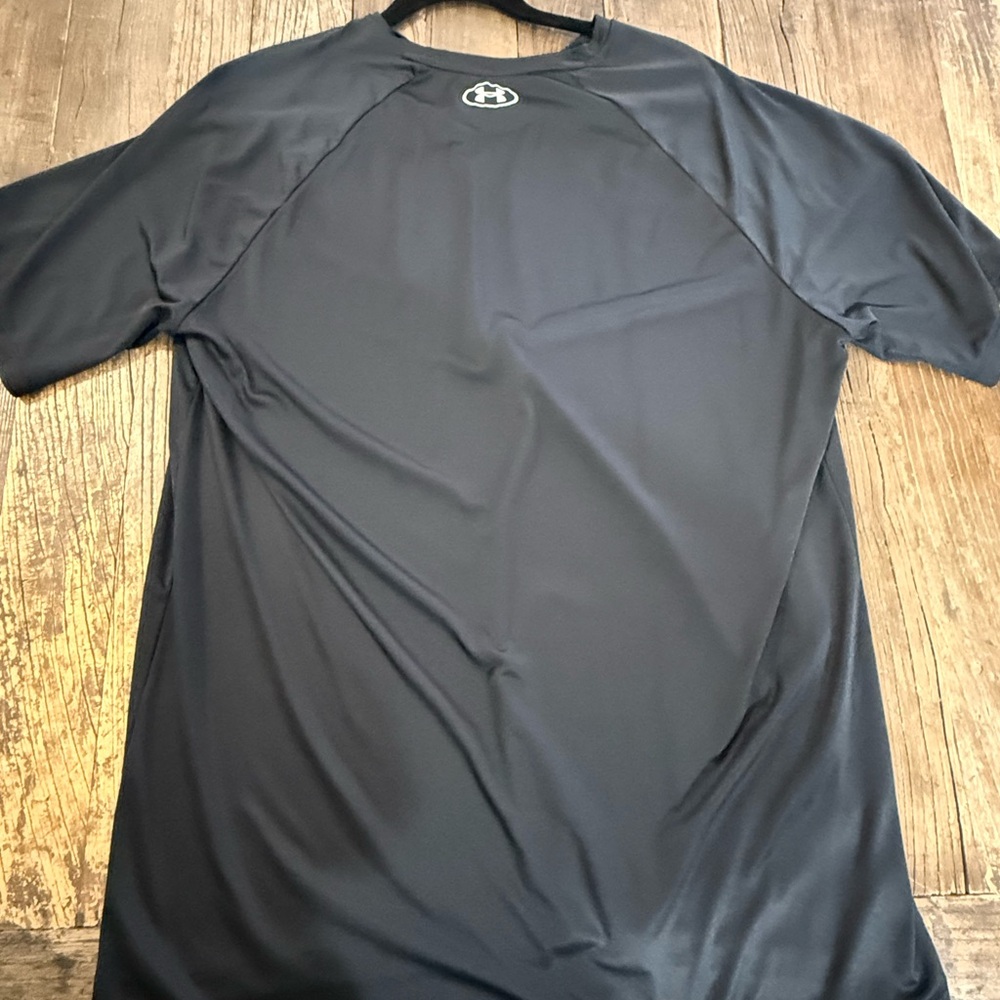 Under Armour Men's Black Short Sleeve Tee - Picture 3 of 3